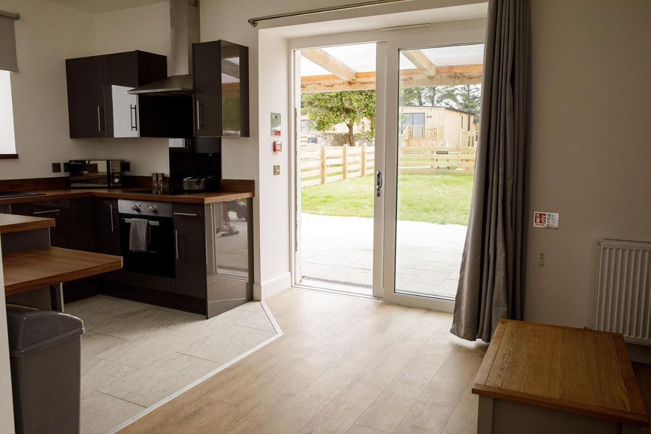 House Of Juniper - Luxury Accessible Apartment บรอดฟอร์ด ภายนอก รูปภาพ
