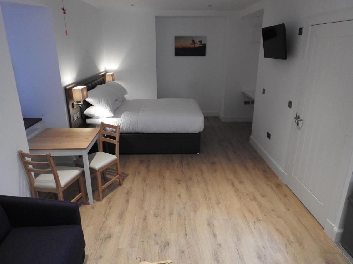 House Of Juniper - Luxury Accessible Apartment บรอดฟอร์ด ภายนอก รูปภาพ
